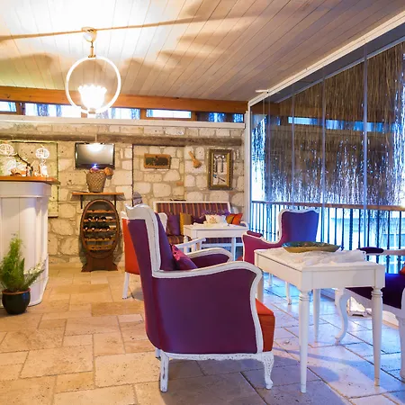 Alacati Chigdem Çeşme